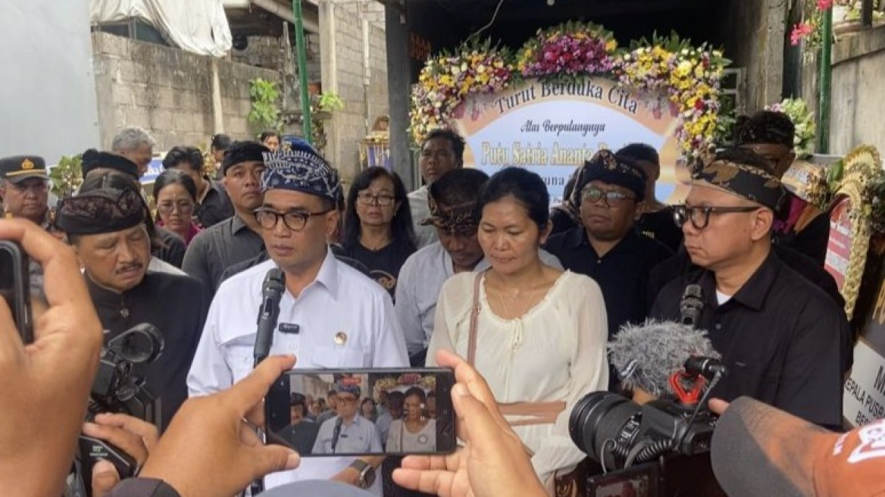 Tak Berani Temui Keluarga Korban Pembunuhan Siswa, STIP Marunda Titip Uang Bantuan ke Menhub Budi Karya Sumadi
            - galeri foto