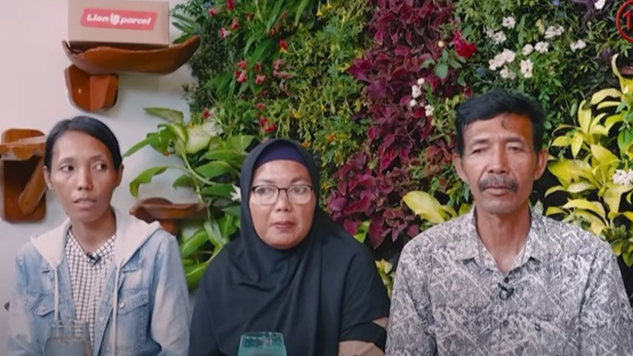 Ayah Vina Sebut Anaknya Belum Bisa Masuk ke Pintu Karena Behel, Rambut Sambung dan Softlens: Setelah Semua Dicabut Dia Bisa Masuk
            - galeri foto