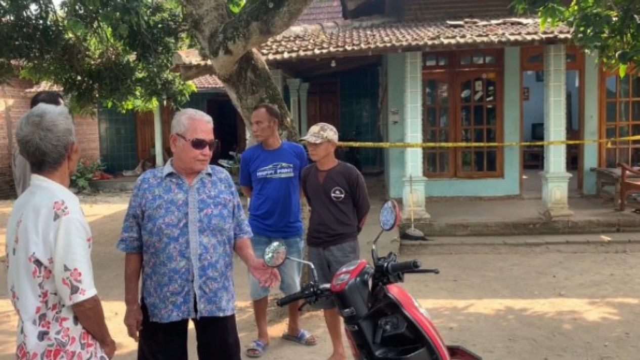 Buntut Ledakan Petasan di Desa Blembem Ponorogo, Polisi Tetapkan 5 Tersangka
            - galeri foto