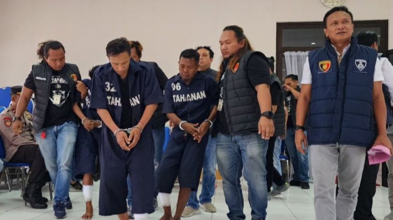 Polrestabes Semarang Ringkus Komplotan Pencuri Spesialis Rumah Kosong Lintas Provinsi
            - galeri foto