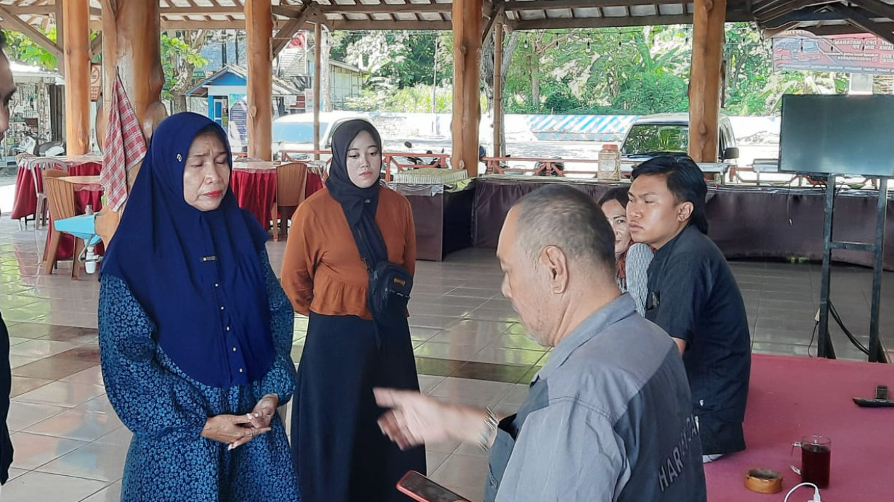 Penganiayaan Siswa MTs di Situbondo Berujung Tewas, Orang Tua Korban Minta 9 Tersangka Dihukum Berat
            - galeri foto