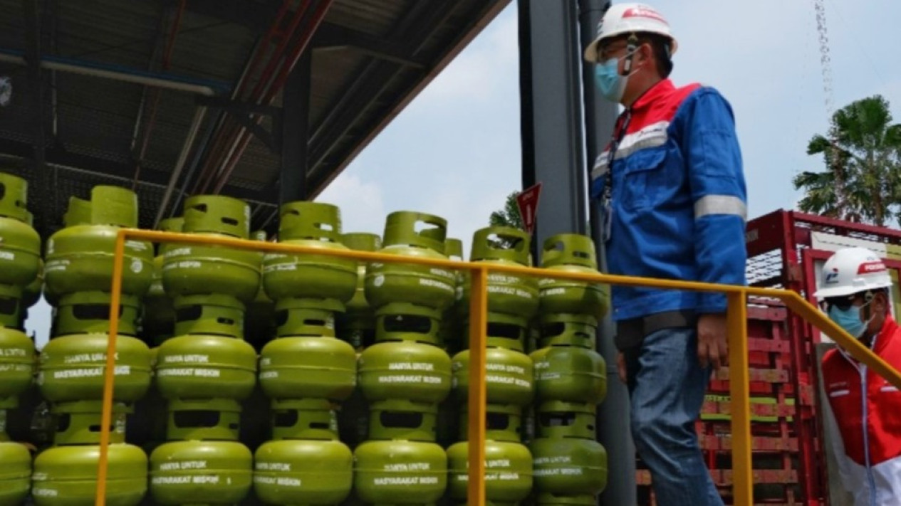 Jangan Tergiur LPG Murah, Kementerian ESDM Temukan Indikasi Adanya Gas LPG Oplosan setelah Lakukan Sidak
            - galeri foto