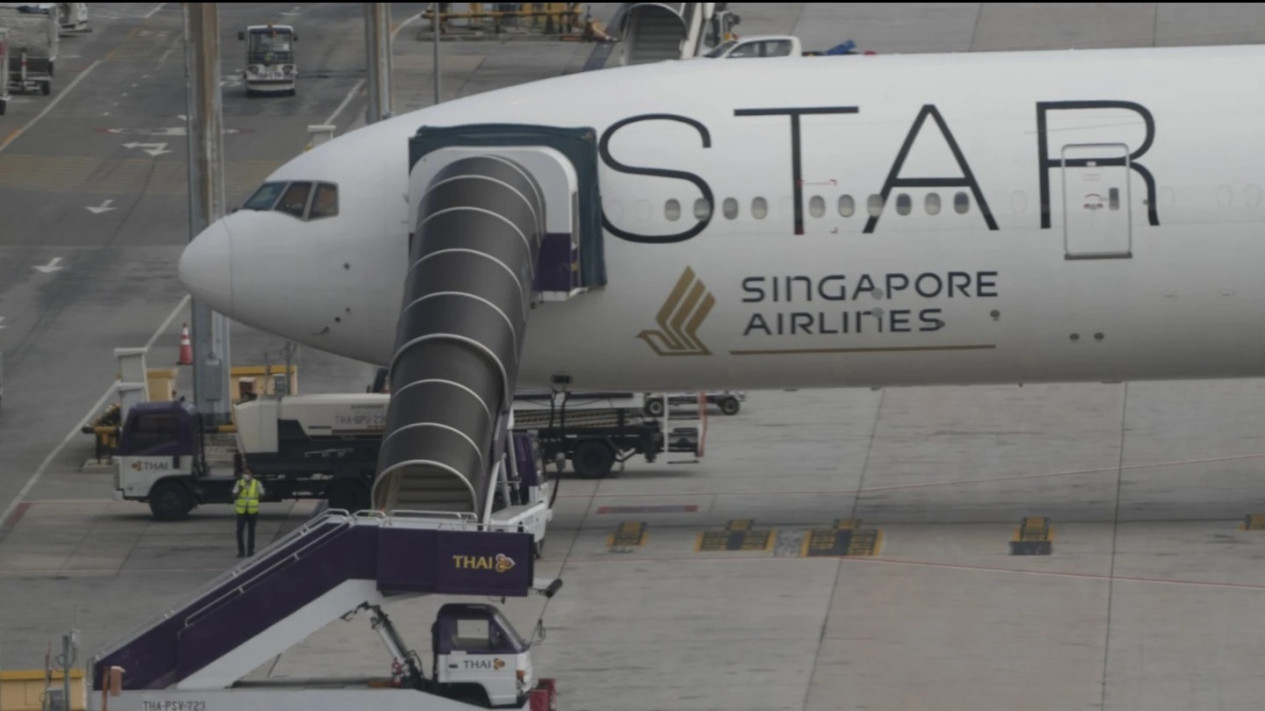 Terungkap! Pesawat Singapore Airlines Ternyata Jatuh Hingga 54 Meter Saat Terjadi Turbulensi Parah Pekan Lalu
            - galeri foto