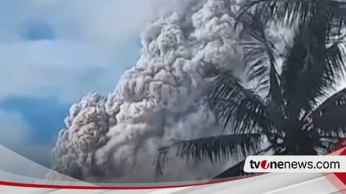 Kembali Erupsi Setinggi 700 Meter, 6 Desa Di Kaki Gunung Lewotobi Laki ...