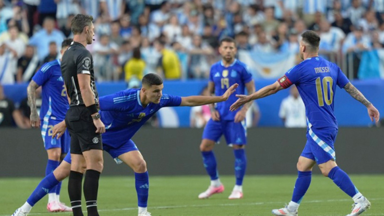 Argentina Umumkan Skuad Copa America 2024, Lionel Messi Masih Akan Berjaya
            - galeri foto