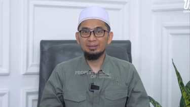 Memang Boleh Bersalaman Setelah Salat Berjamaah, Apakah Ada Dalilnya Menurut Islam? Ustaz Adi Hidayat Tegas Bilang Kebiasaan Itu…