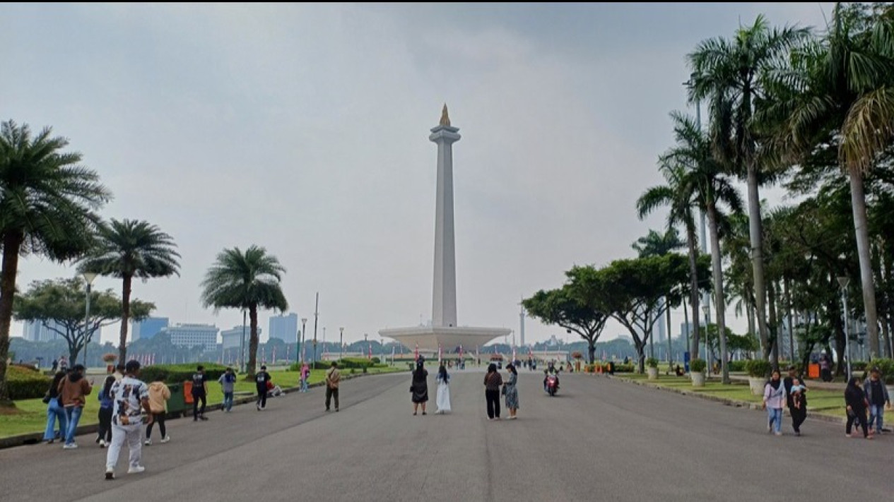 Ribuan Wisatawan Serbu Monas pada Libur Idul Adha Hari Ini
            - galeri foto