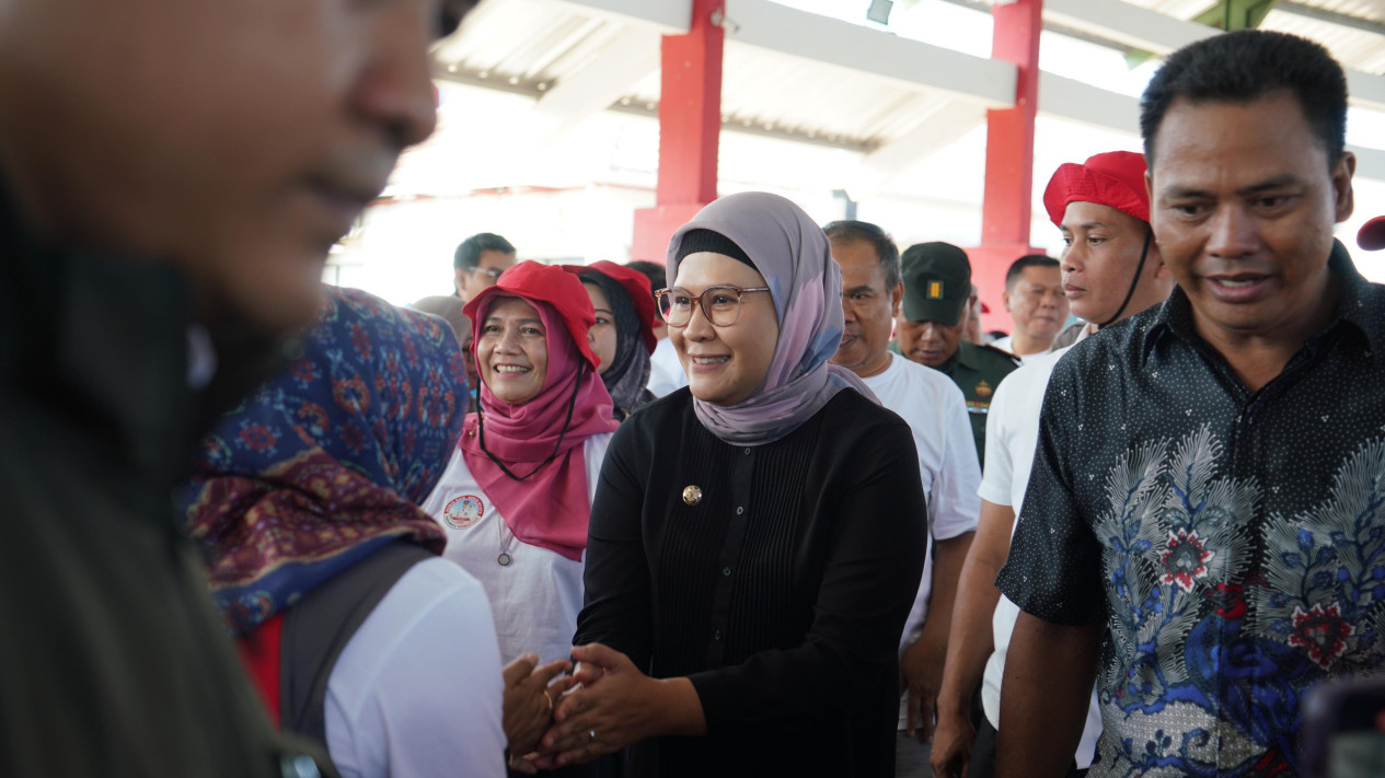 Lebih dari 7 Tahun, Baru Kali Ini Pembanguan di Eretan Wetan Indramayu dilakukan Atas Dukungan Bupati Nina Agustina
            - galeri foto