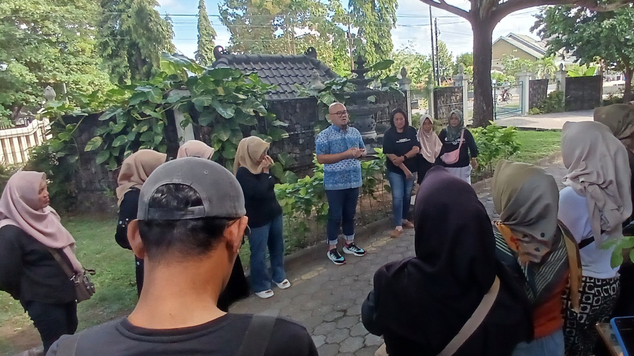 Datangi Kantor PT TWC, PKL Terdampak Kampung Seni Borobudur Tuntut Hak Atas Penggunaan Lapak
            - galeri foto