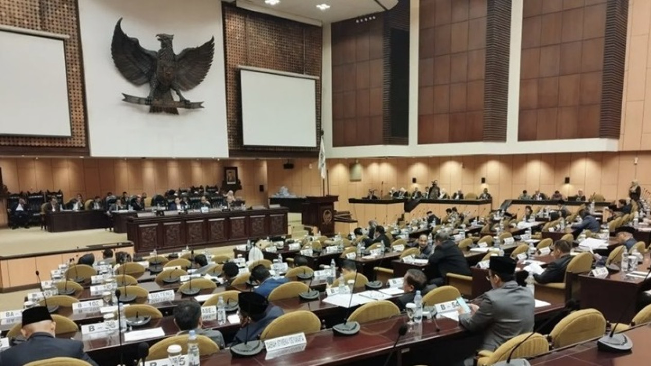 Sidang Paripurna DPD Diwarnai Debat soal Keberatan Penggunaan Kertas
            - galeri foto