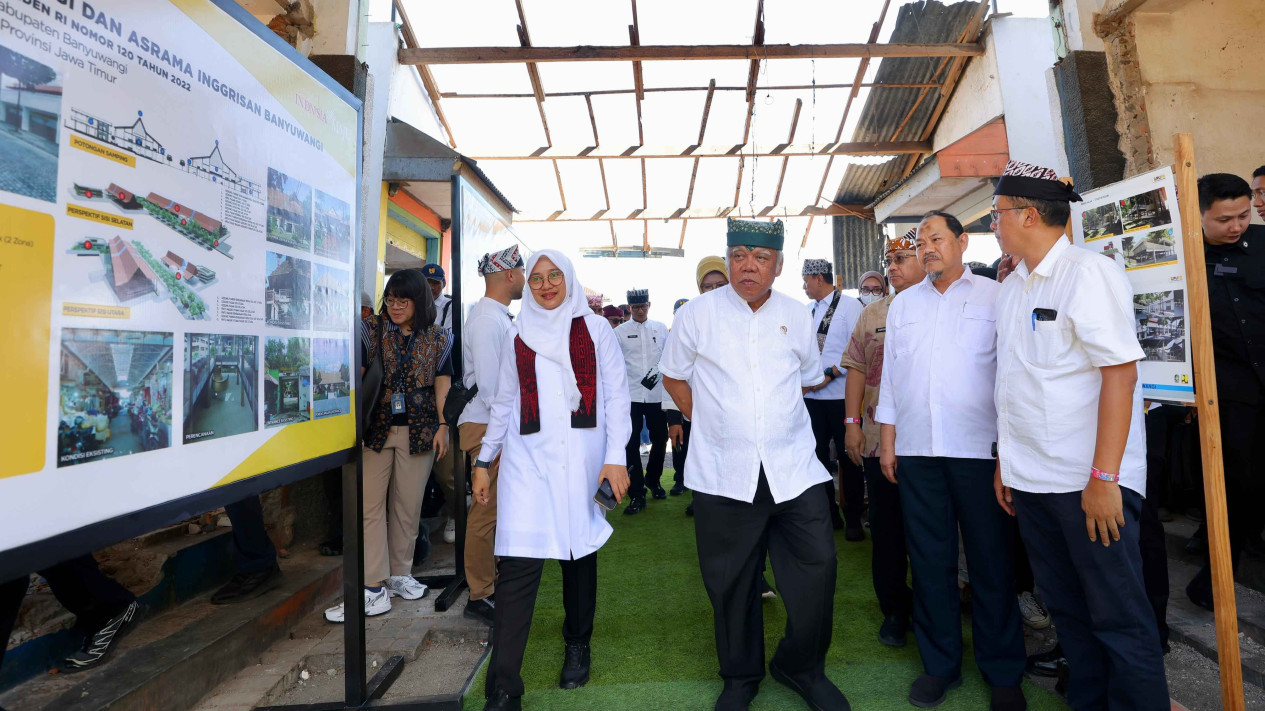 Menteri PUPR Targetkan Tol Probowangi Rampung Tahun 2025
            - galeri foto