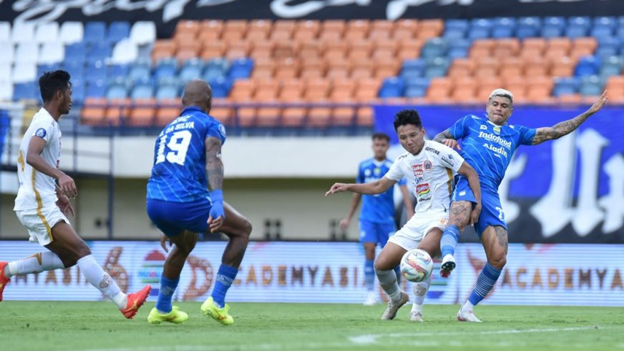 Jadwal Liga 1 Hari Ini: Para Mantan Termasuk Pemain Timnas Indonesia CLBK, Persebaya Vs Persija hingga Persib Vs Borneo FC 
            - galeri foto