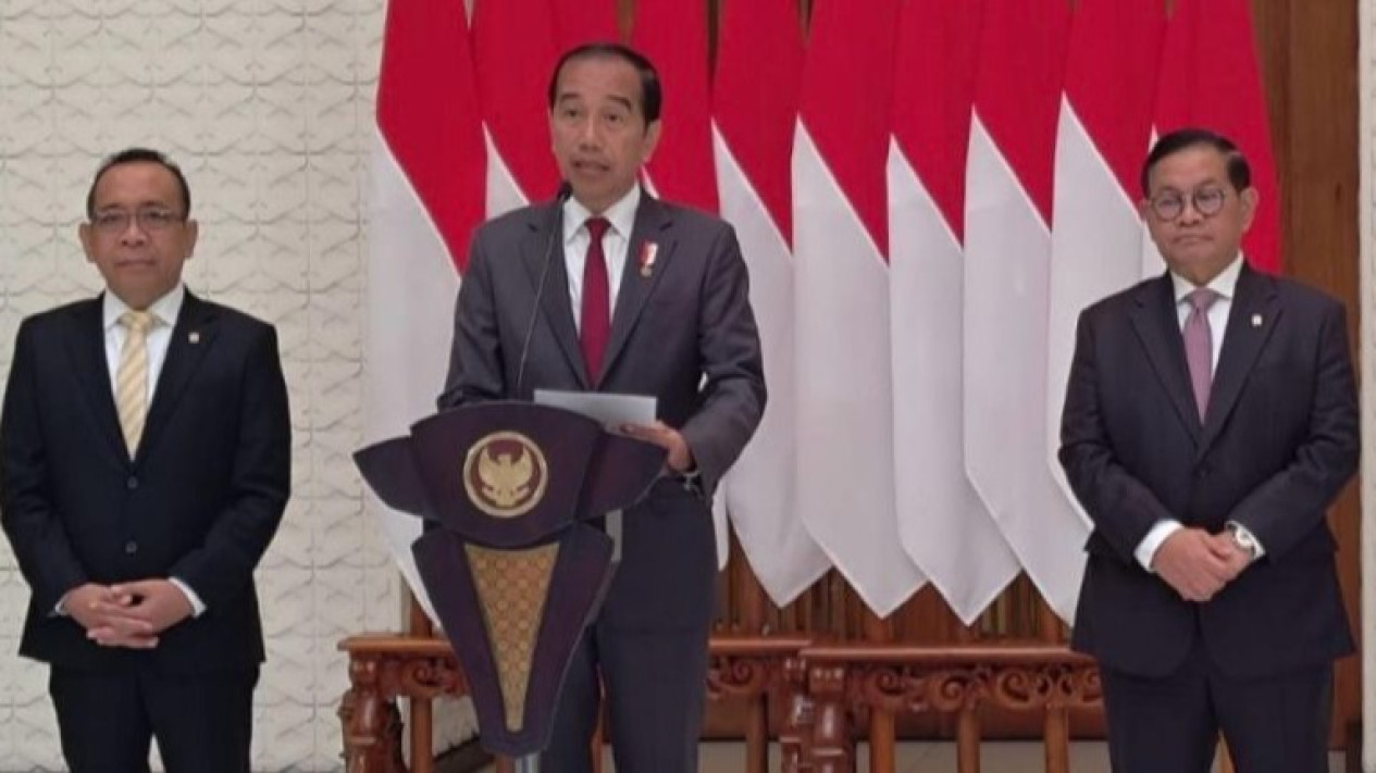 Jokowi Buka Suara Soal Kader NU Bertemu Presiden Israel
            - galeri foto