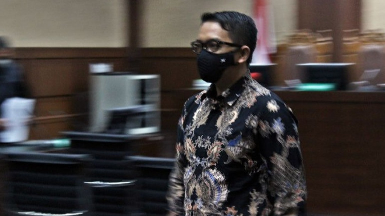 Eks Dirjen Kemendagri Ardian Noervianto Divonis 4,5 Tahun Bui dalam Kasus Suap Dana PEN
            - galeri foto