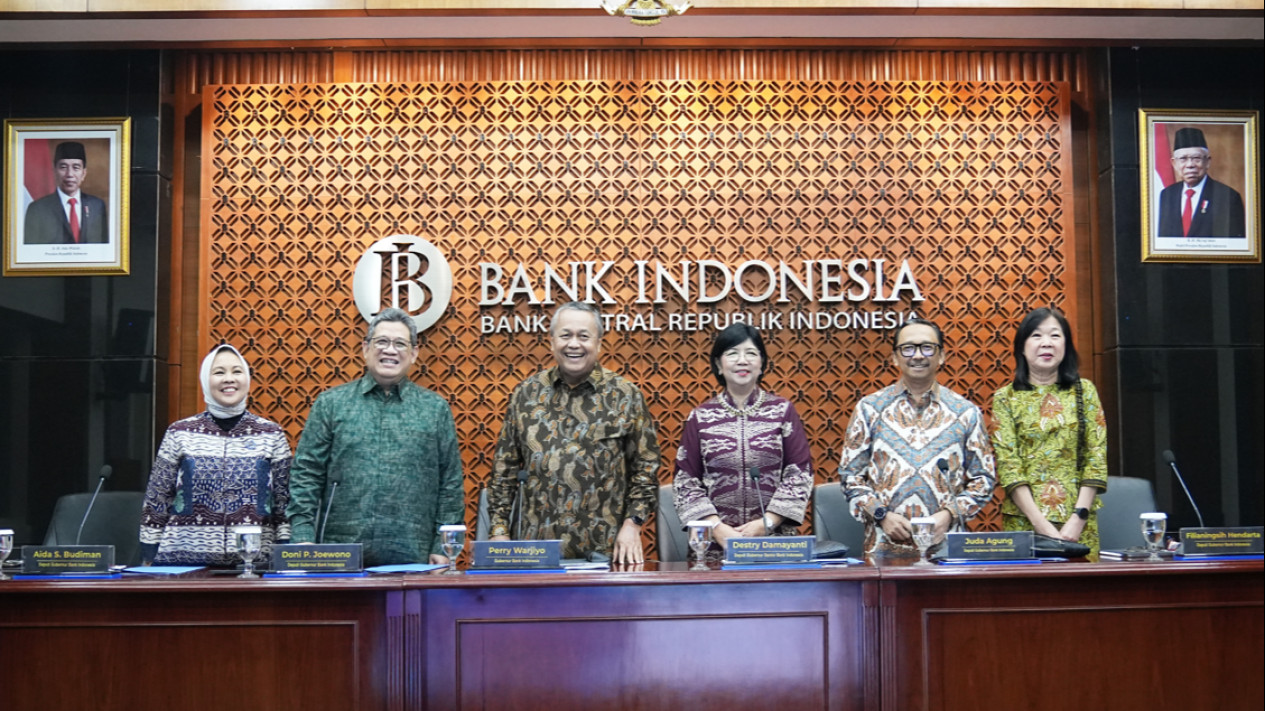 Sesuai Ekspektasi, Bank Indonesia Tetap Pertahankan Tingkat Suku Bunga Acuan BI-Rate di Level 6,25 Persen
            - galeri foto