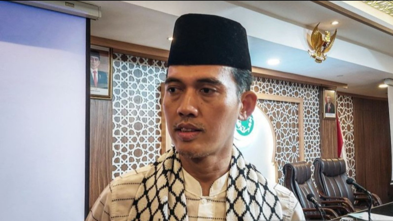 Diduga Tergabung Dengan Organisasi Terafiliasi Yahudi, MUI Nonaktifkan Dua Jajarannya
            - galeri foto