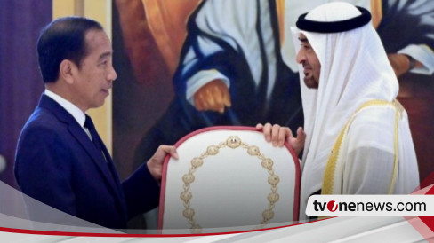 Giliran Jokowi Dapat Penghargaan Sipil Tertinggi Order of Zayed dari Presiden UEA, Prabowo Sudah Pernah Terima Tanda Jasa Lebih Dulu