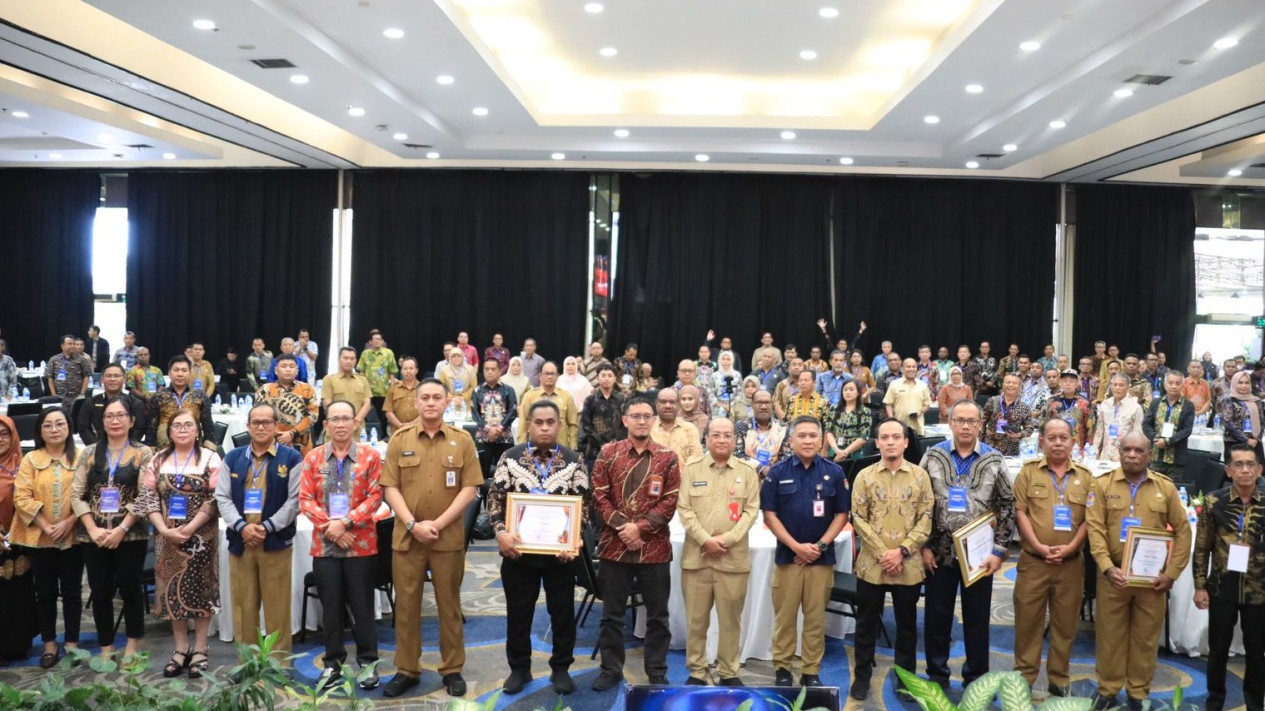 Kemendagri Berikan Penghargaan Kepada Pemda Yang Telah Salurkan Pendanaan Pikada Serentak Tahun 2024 Seratus Persen
            - galeri foto