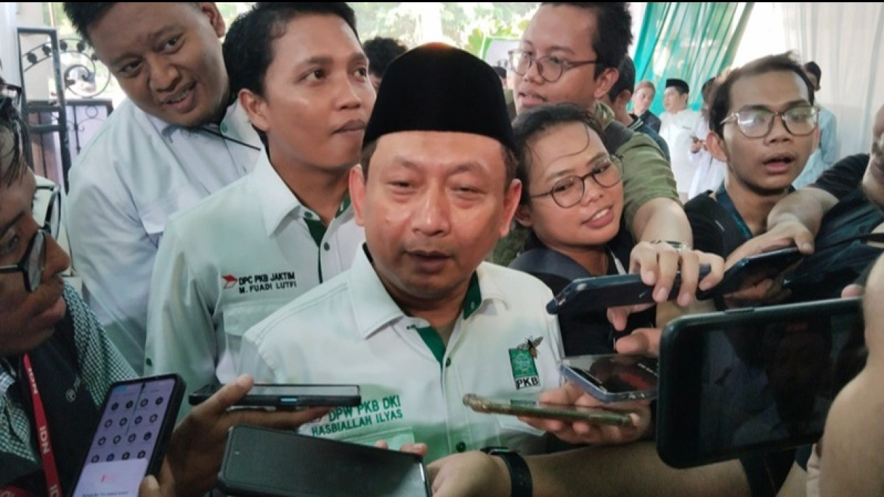 PKB Semprot Heru Budi Jangan Baper Kalau Dikritik Semua Warga Jakarta, Termasuk Anies Baswedan
            - galeri foto