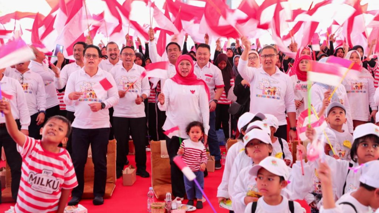 Peringati Hari Anak Nasional 2024, Khofifah Ajak Semua Pihak Bahagiakan dan  Lindungi Hak Anak
            - galeri foto