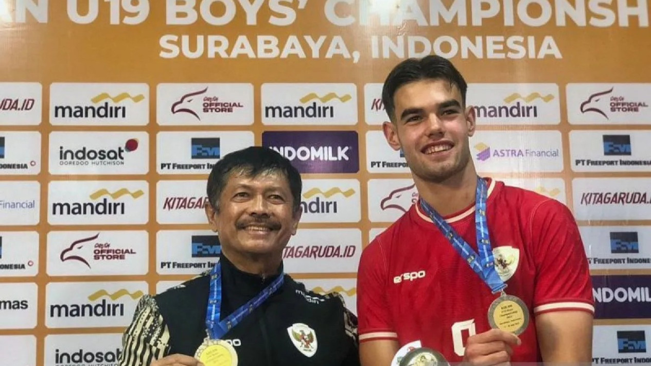 Pelatih Timnas Indonesia U-19, Indra Sjafri dan Jens Raven. Source: Antara