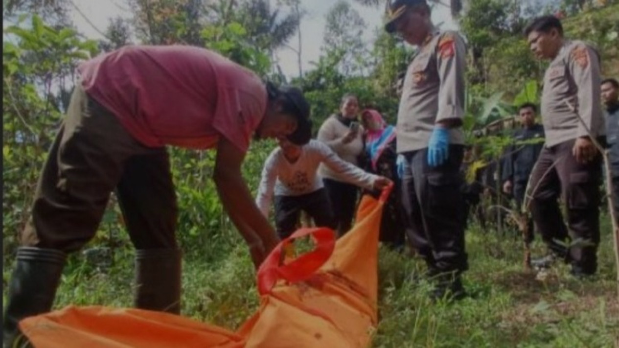 Tim Inafis Selidiki Temuan Jasad Perempuan Tanpa Identitas di Tasikmalaya
            - galeri foto