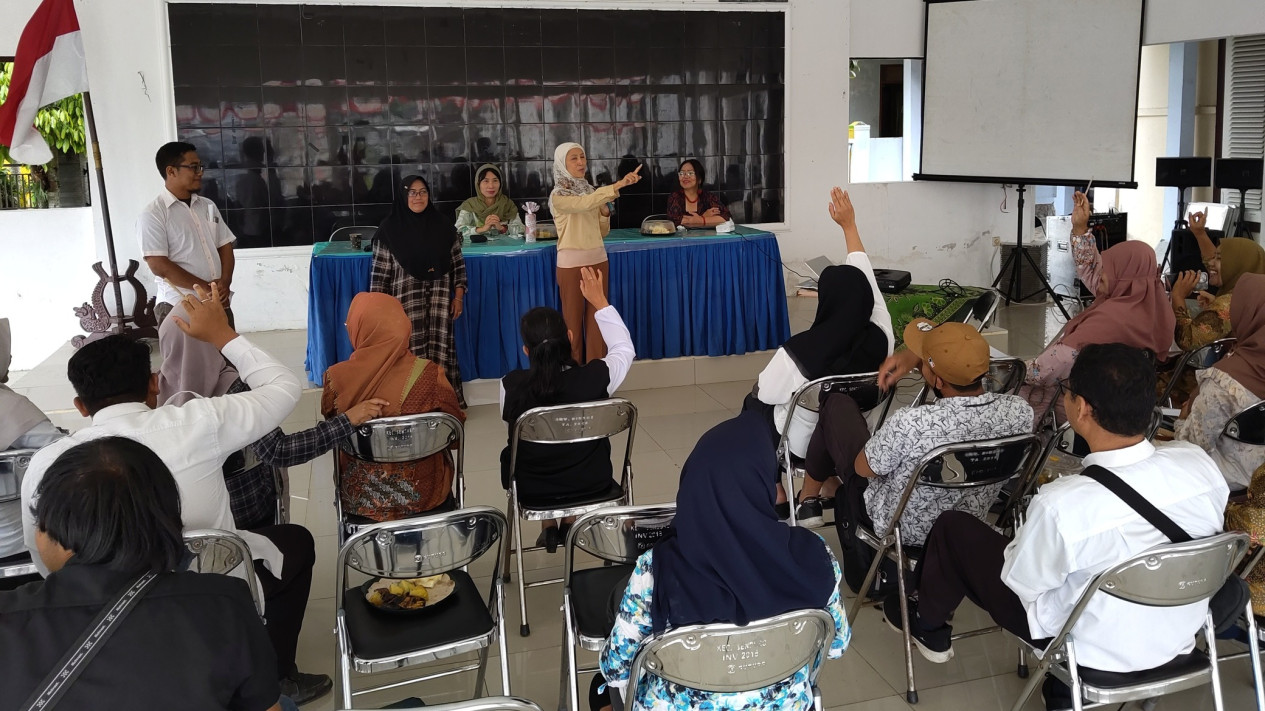 Para Pelaku UMKM di Lumajang Ikut Workshop Digital Marketing dan Kepemimpinan
            - galeri foto