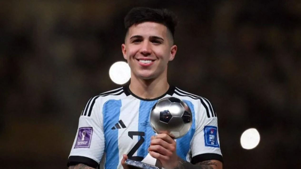 Gabung Skuad Chelsea, Bintang Argentina Enzo Fernandez Langsung Minta Maaf Buntut Insiden Rasis di Copa America 2024
            - galeri foto