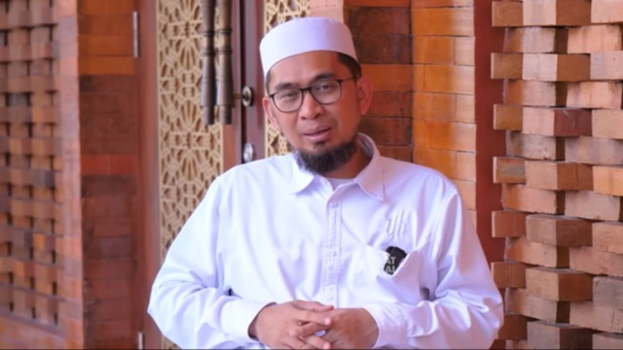 Pusing Terlilit Utang? Segera Beri Sedekah Pada Orang ini, Ustaz Adi Hidayat Bilang Rezeki Deras Hingga…
            - galeri foto