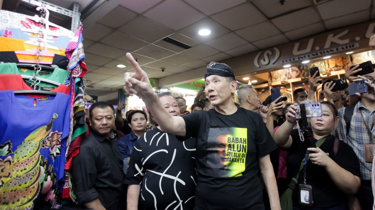 Temui Pedagang Pasar Tanah Abang, Jusuh Hamka Ngaku Tak Lagi Cari Suara
            - galeri foto