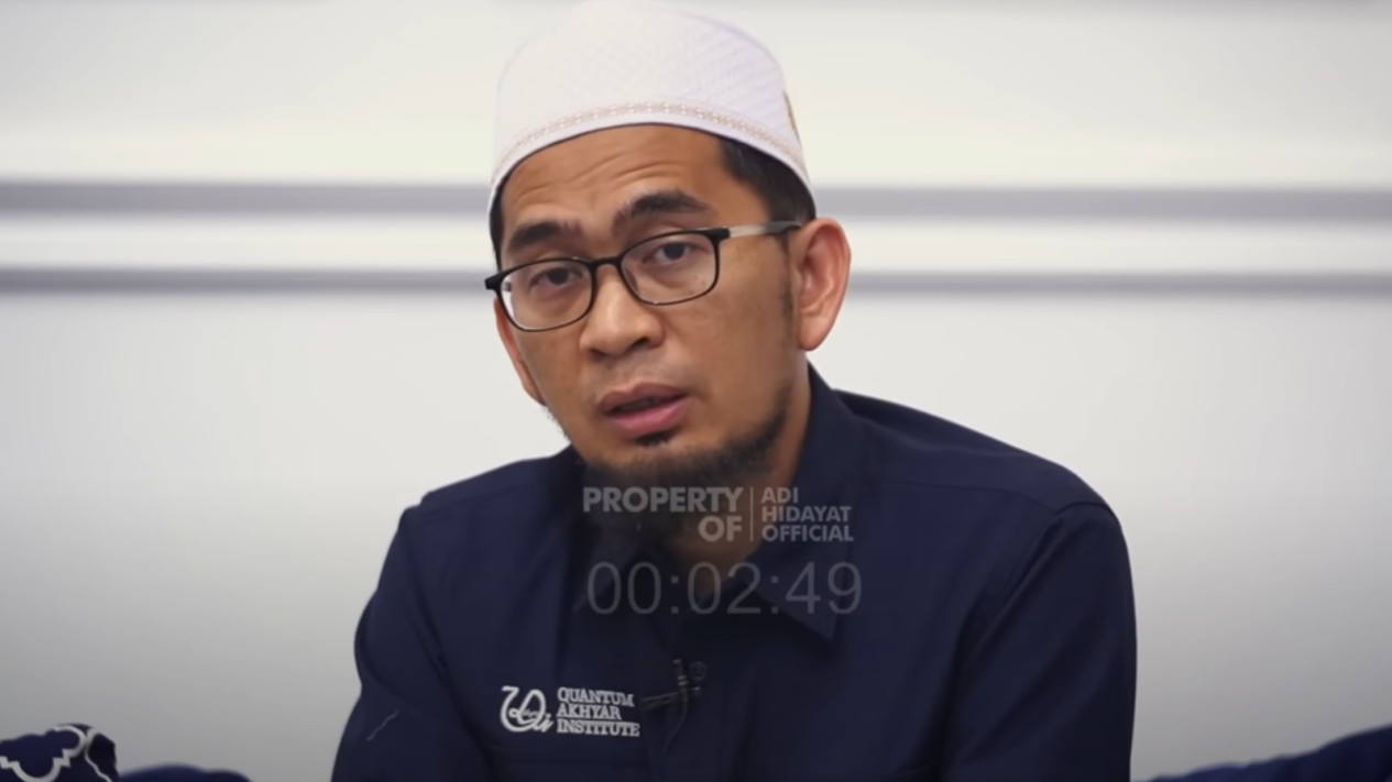 Ustaz Adi Hidayat menjelaskan waktu terbaik untuk melaksanakan shalat tahajud. Source: YouTube Ustaz Adi Hidayat