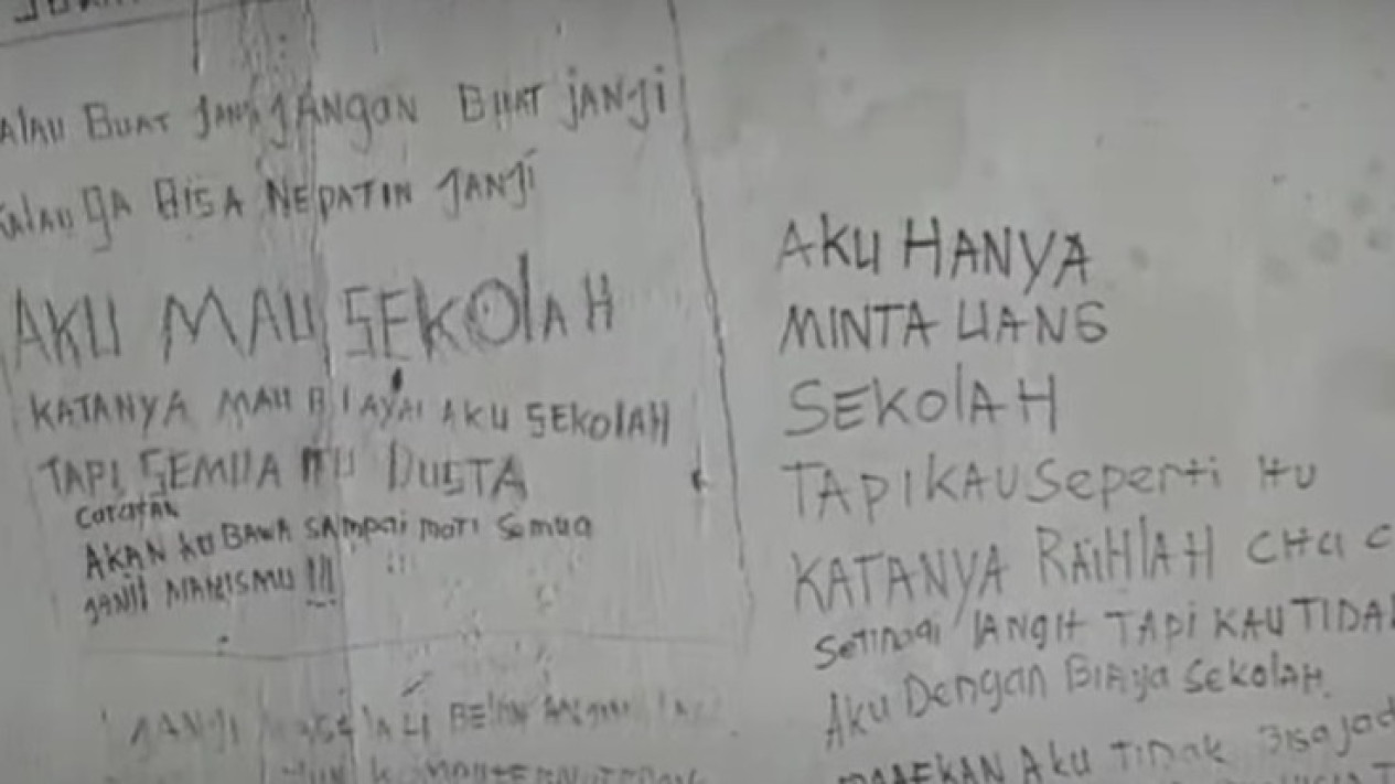 Tulisan 'Rumah Dijual' Bikin Warga Tak Sadar Ibu dan Anak Sudah Tewas Jadi Kerangka di Ngamprah Bandung Barat, Death Note di Tembok Jadi Saksinya
            - galeri foto