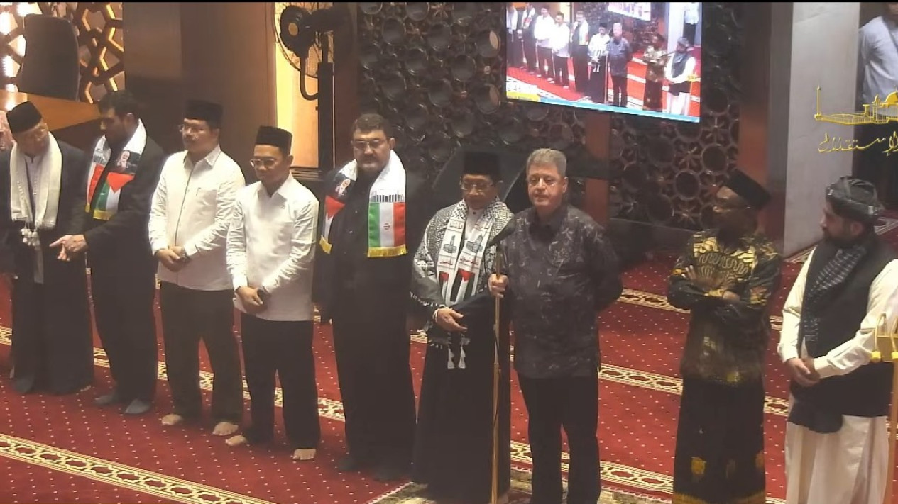 Indonesia Galang Dana, Dubes Palestina: Terima Kasih untuk Imam Besar Masjid Istiqlal dan Masyarakat Indonesia
            - galeri foto