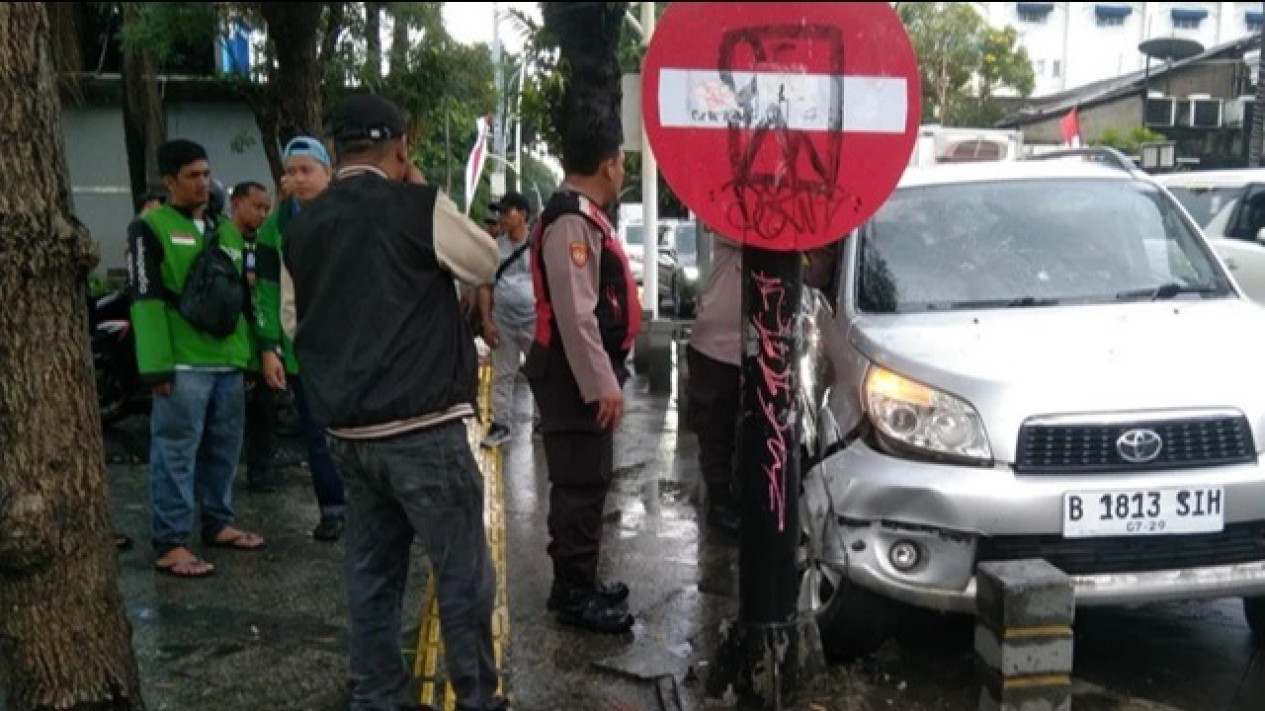 Viral Bocah 9 Tahun Bawa Kabur Mobil Berakhir Tabrak Tiang Lampu Merah, Ini Kronologinya
            - galeri foto