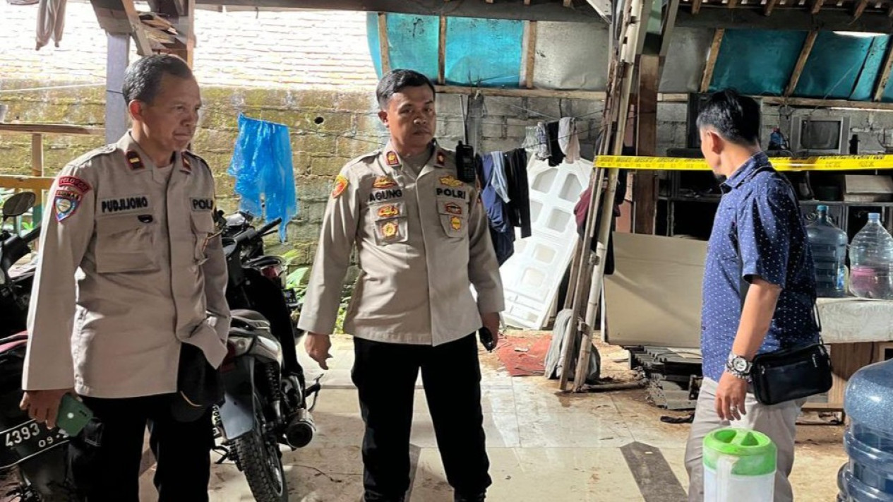 Bapak Kos di Semarang Diamankan Polisi Usai Kepergok Makan Daging Kucing
            - galeri foto