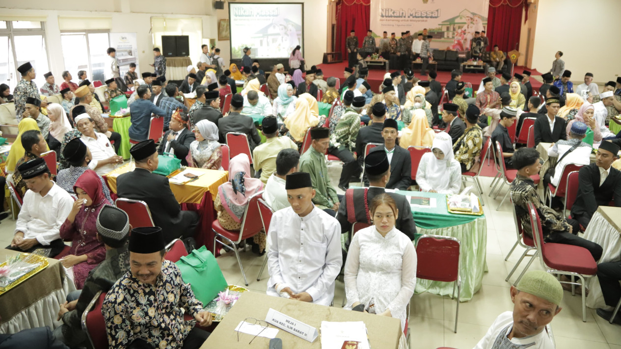 Kemenag Gelar Nikah Massal Gratis di Palembang
            - galeri foto