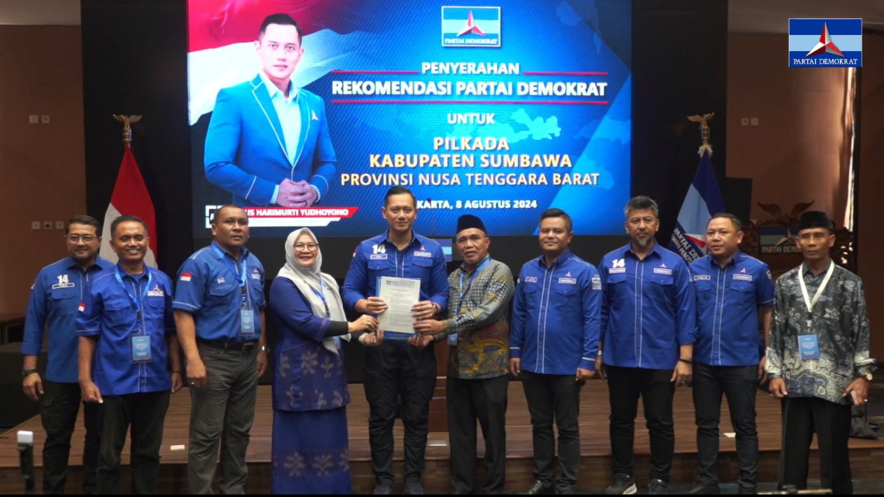 Demokrat Usung Pasangan Novi-Talif Maju di Pilkada Sumbawa 2024
            - galeri foto