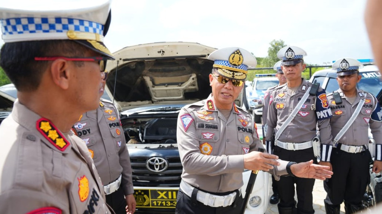 Jelang HUT RI ke-79 di IKN, Kakorlantas Cek Kesiapan Personel dan Kendaraan Lalu Lintas
            - galeri foto