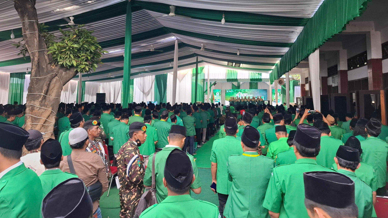 Konferwil XV Ansor Jatim Digelar, Ratusan Banser Disiagakan di Ponpes Zainul Hasan Genggong
            - galeri foto