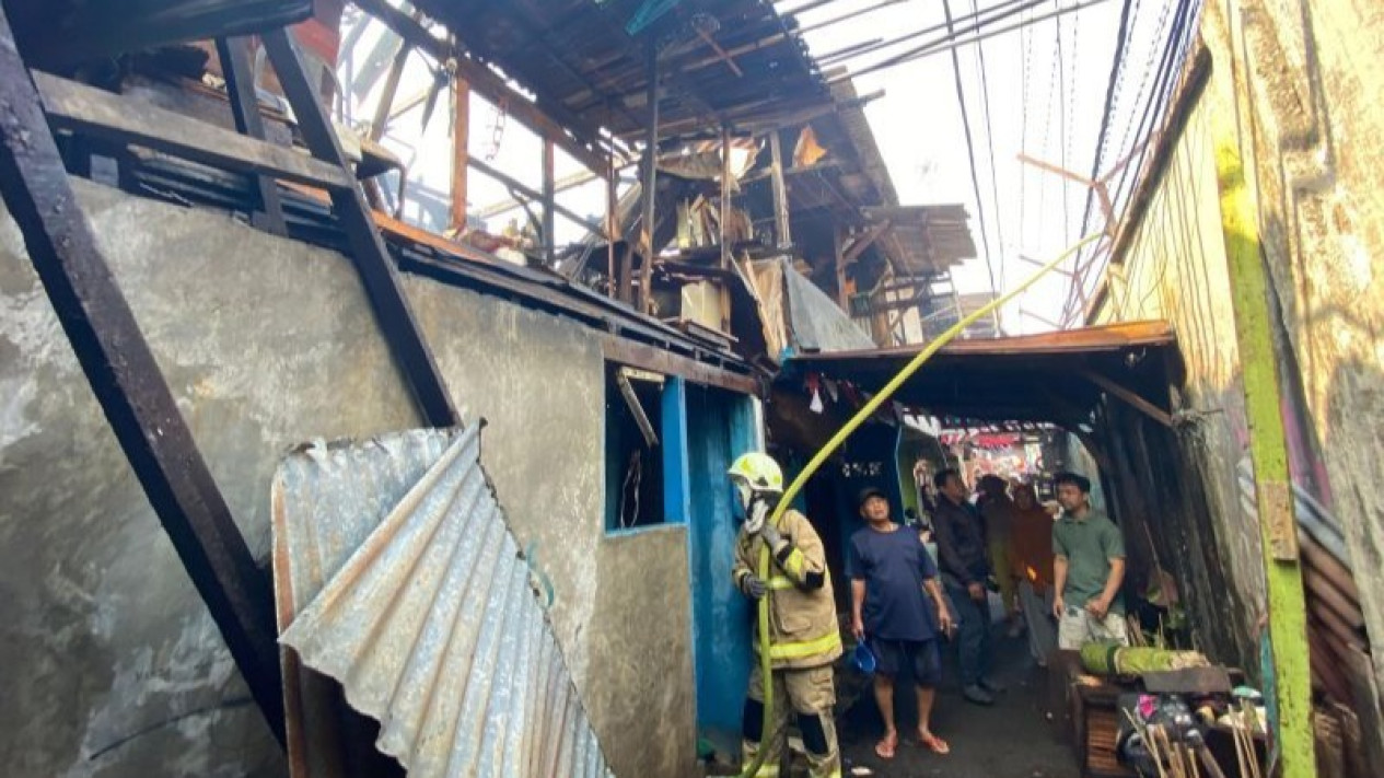 Pemerintah Siapkan Fasilitas Pengungsian untuk Korban Kebakaran Manggarai
            - galeri foto