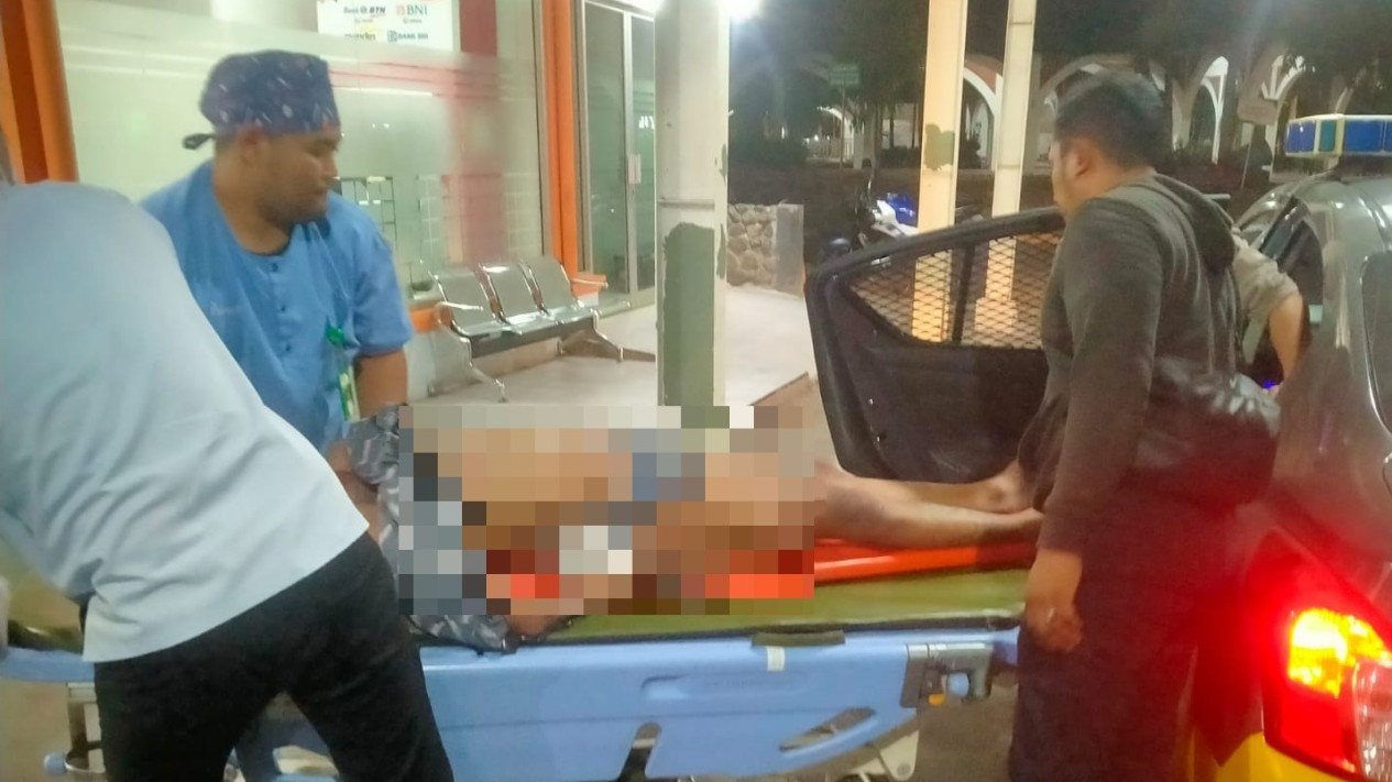 Aksi Terekam CCTV, Maling Motor di Gresik Babak Belur Dihajar Massa
            - galeri foto