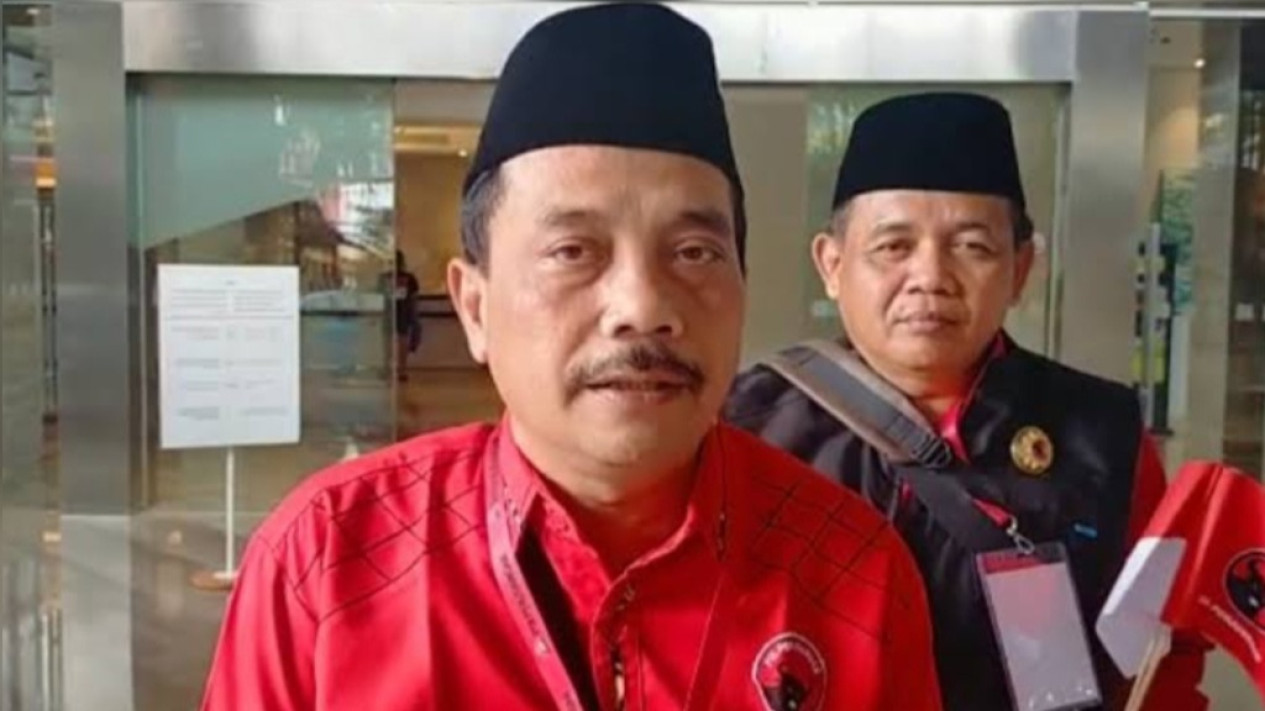 Rekom PDIP Terkait Cabup di Nganjuk Belum Turun, Ketua DPC : Kewenangan Dewan Pimpinan Pusat
            - galeri foto