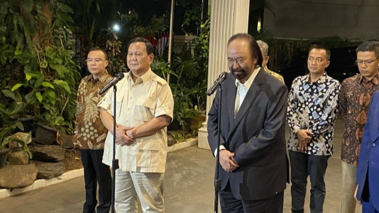 Elite NasDem, PPP, dan Perindo Kompak Merapat ke Prabowo Malam-malam untuk Dukung Kabinet Baru, Terungkap Presiden Terpilih Beri Respons Begini
            - galeri foto