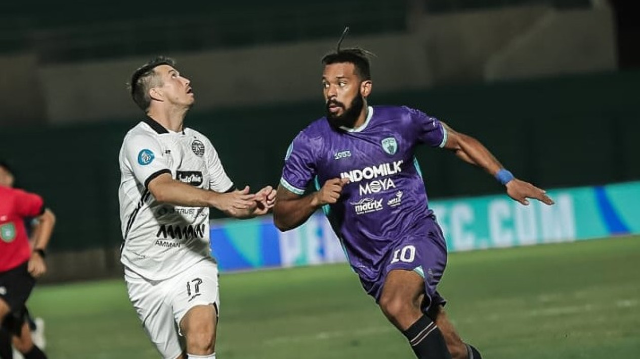 Hasil Persita Tangerang vs Persija Jakarta di Liga 1: Carlos Eduardo Debut, Macan Kemayoran Ditahan Imbang Pendekar Cisadane
            - galeri foto