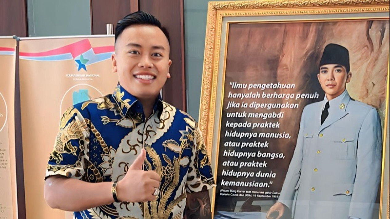 Relawan Jokowi Tegaskan Sekjen PDIP Hasto Harus Minta Maaf, Ini Kasusnya
            - galeri foto