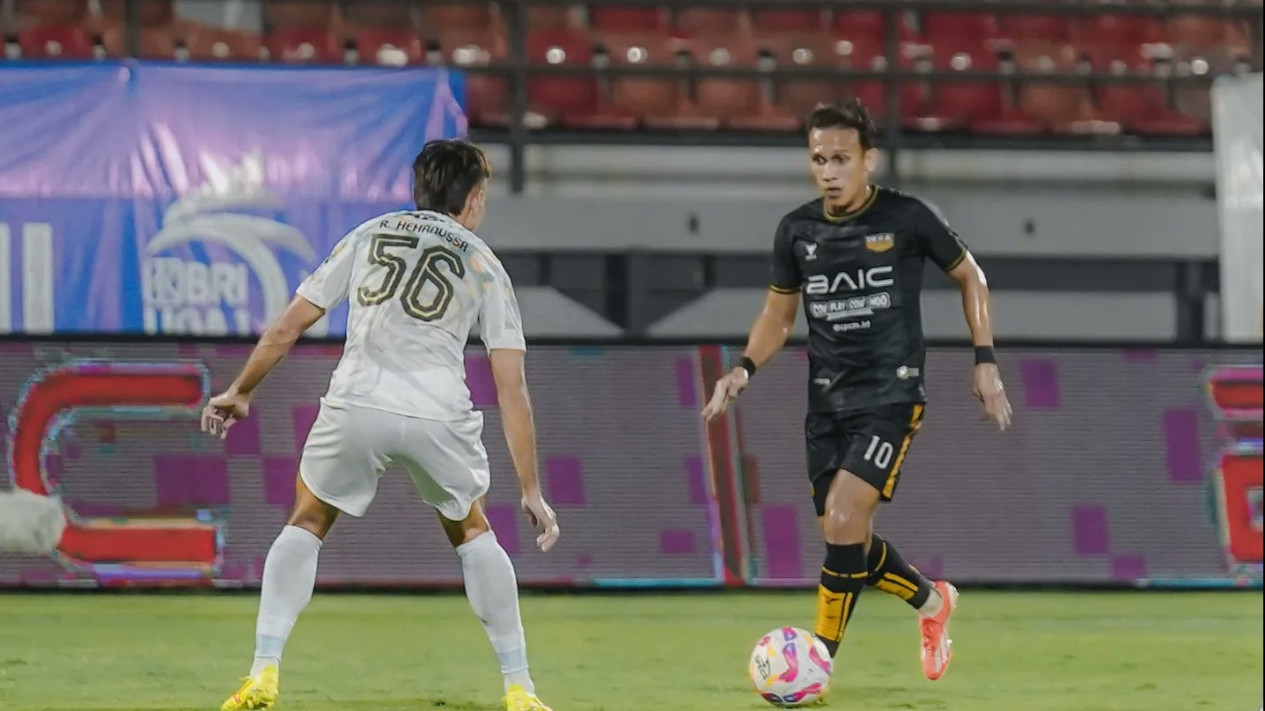 Liga 1: Pelatih Dewa United Soroti Penguasaan Bola hingga Peluang Persib Bandung, Maung Bandung Kalah Telak  
            - galeri foto