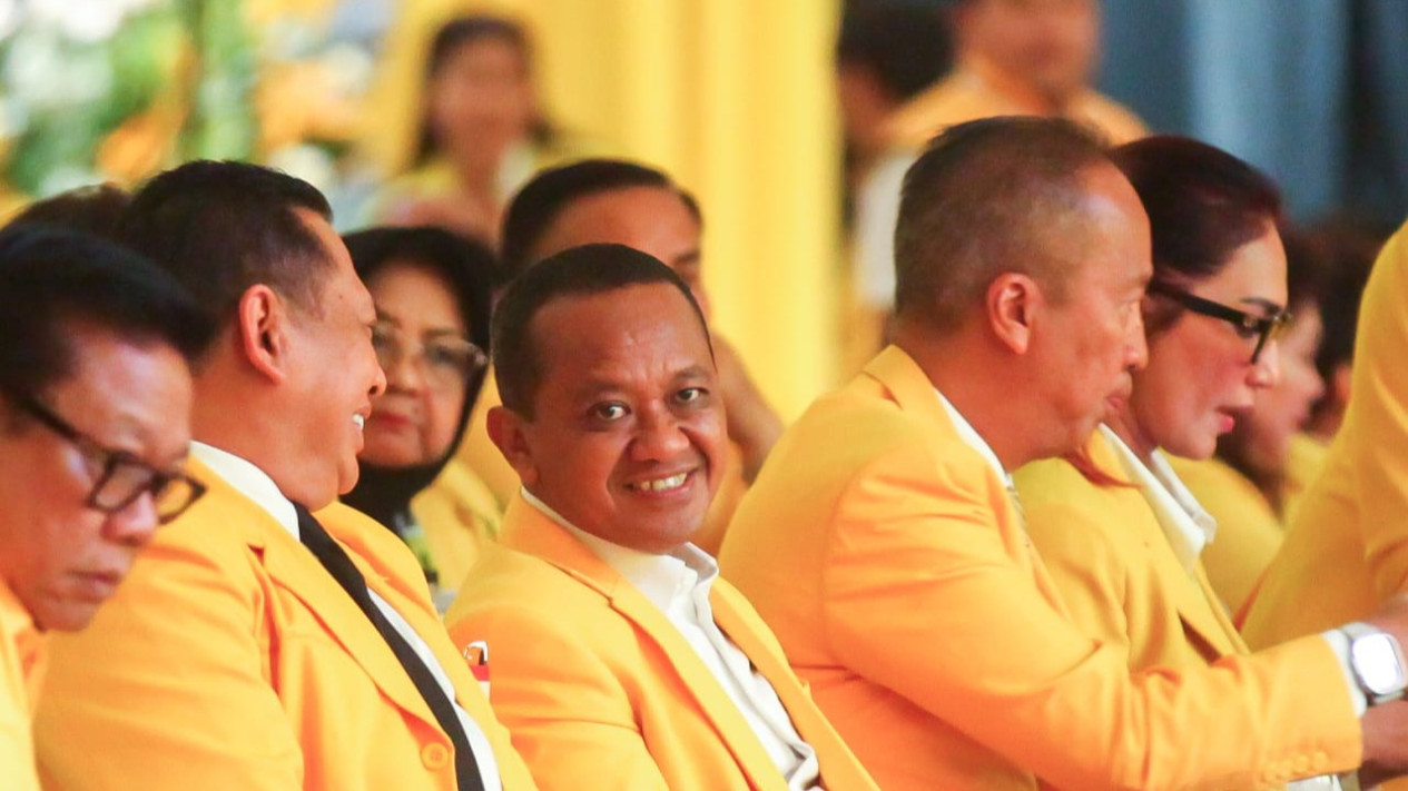 Bamsoet Ungkap Bahlil Lahadalia Segera Diumumkan Jadi Ketua Umum Partai Golkar
            - galeri foto