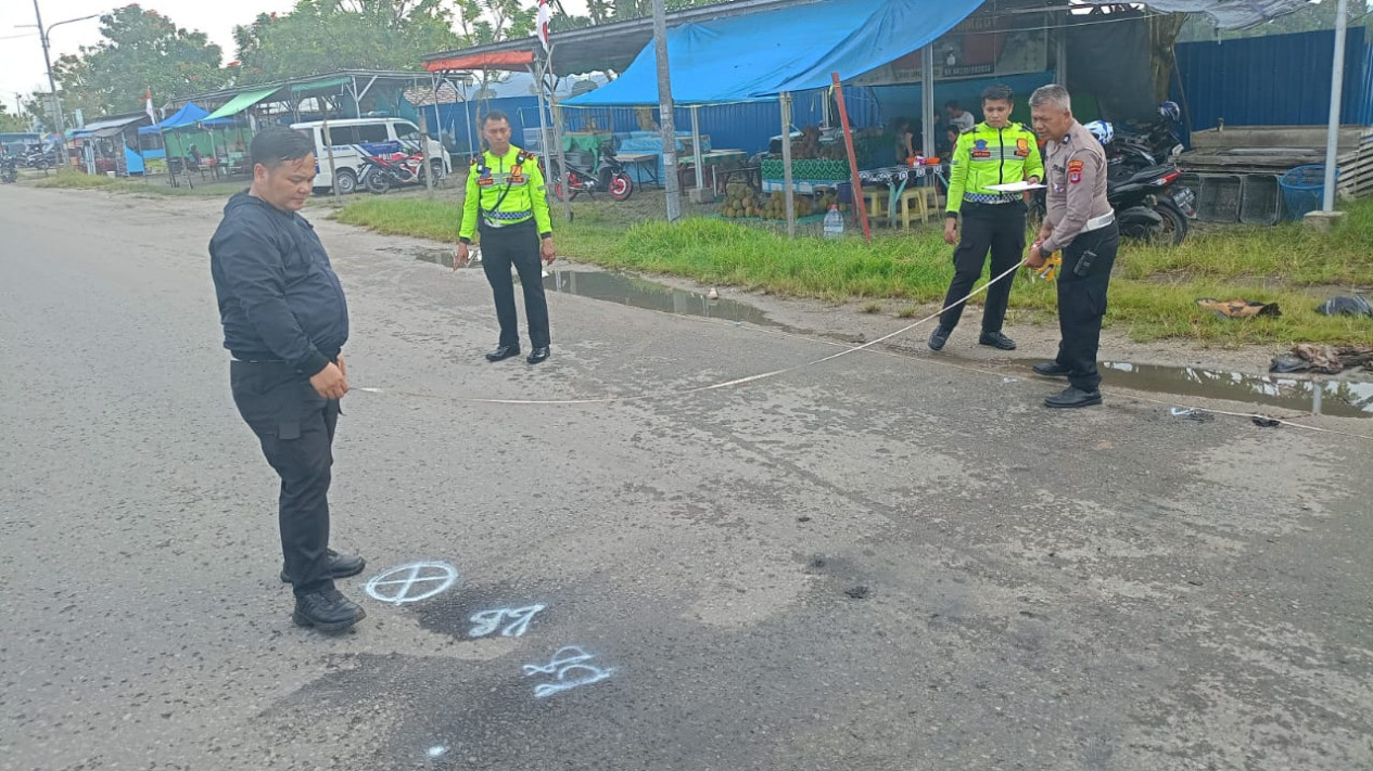 Terlibat Lakalantas, Sebuah Kendaraan di Bulungan Terbakar, Pengendara Alami Luka Bakar
            - galeri foto