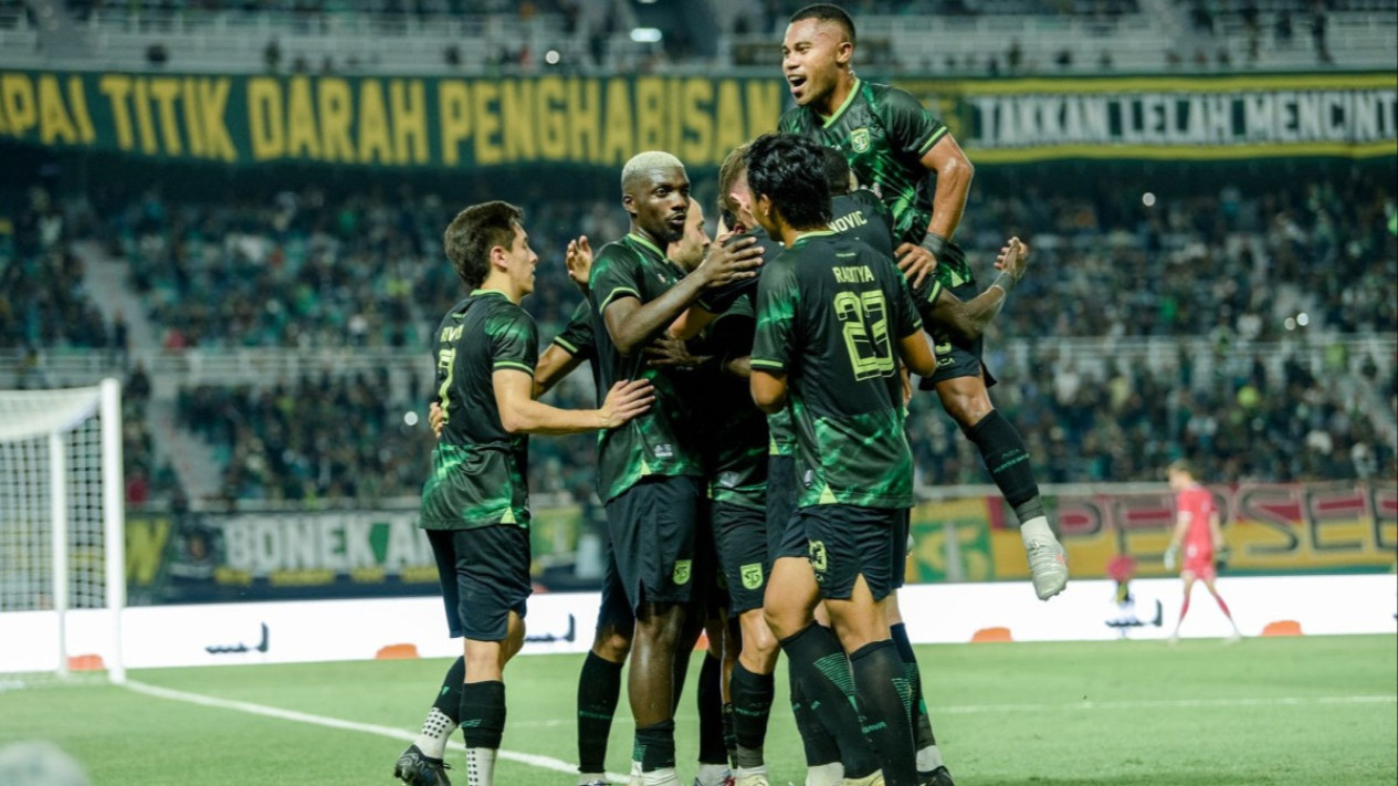 Hasil  Liga 1: Pemain Timnas Indonesia Sempat Blunder, Persebaya Surabaya Akhirnya Bungkam Barito Putera 2-1 Berkat Gol Gelandang Timnas Palestina Ini
            - galeri foto