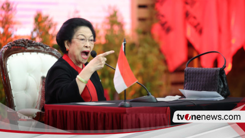 Semakin Memanas Jelang Pilkada 2024, Megawati Soekarnoputri Beri Sinyal Persilakan Jokowi Keluar dari PDIP Hingga Sindir Bahlil Lahadalia Soal Ini...